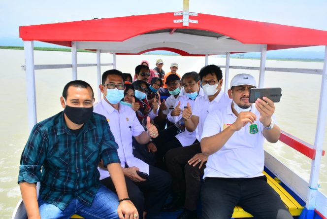 
 Prof Syahrir Sebut ‘Pulau Buatan’ Danau Sidenreng bisa Jadi Objek Wisata