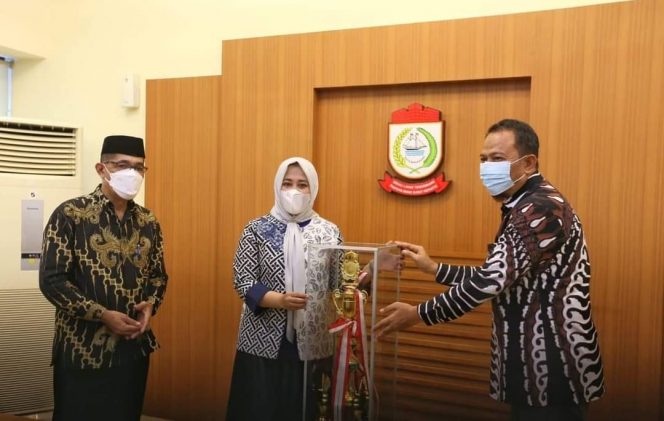 
 Wakil Wali Kota Makasaar, Hj Fatmawati Rusdi menerima rombongan Khafila STQH 32 Kota Makassar.