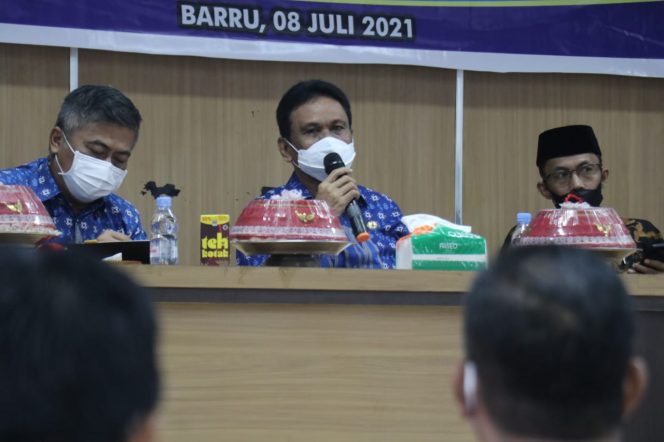 
 Bupati Barru memimpin rakor tentang rencana Sekolah Tatap Muka, Kamis (8/7/2021)
