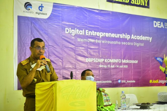 
 Asisten I Pemkab Sidrap, A Faisal Burhanuddin saat membuka digital entrepreneurship training Kominfo