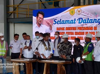 Menteri Pertanian RI, Syahrul Yasin Limpo saat meresmikan feed mill Cahaya Mario, Rabu, (29/12/2021).