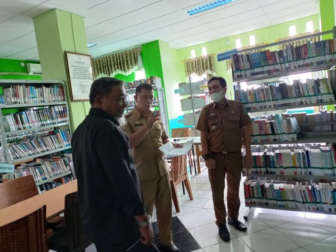 
 Komisi I DPRD Kota Parepare, Selasa (15/3/2022) melakukan kunjungan kerja (Kunker)ke Kantor Satuan Pamong Praja (Satpol PP) Parepare dan Kantor Arsip dan Perpustakaan Kota Parepare.
