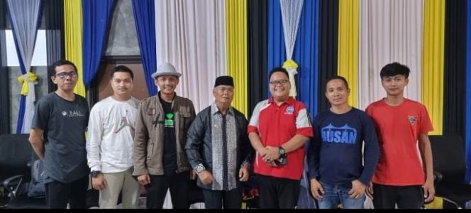 
 Bupati Enrekang, H Muslimin Bando menerima kunjungan Tim PodcastMU UMS, Ahad, (12/6/2022).