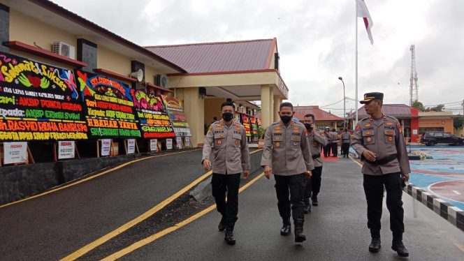 
 AKBP Erwin Syah datang sebagai Kapolres Sidrap yang baru, menggantikan AKBP Ponco Indriyo yang menjabat tugas baru sebagai Wadir Resnarkoba Polda Bali.