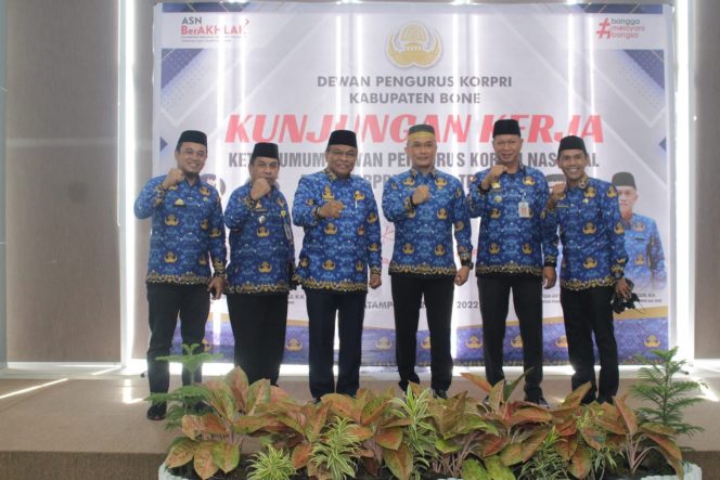 
 Ketua Umum Dewan Pengurus Korpri Nasional (DPKN), Prof Dr. H. Zudan Arif Fakrullah, SH.,MH melaksanakan kunjungan kerja ke Kabupaten Bone, Sulawesi Selatan, Kamis (28/7/2022).