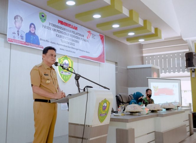 
 Bupati Barru, H Suardi Saleh membuka diklat Paskibraka tingkat Kabupaten Barru di Baruga Singkerru ade'e, Senin (1/8/2022).
