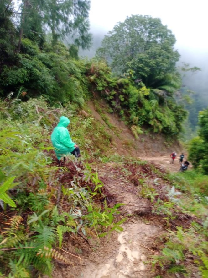 
 Tanah Longsor, 4 Dusun di Pitu Riase masih Terisolir