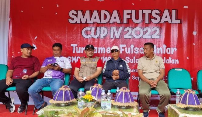 
 Bupati Enrekang Muslimin Bando membuka secara resmi SMADA Futsal Cup IV 2022. Seremoni pembukaan digelar di SMA 2 Enrekang, Jumat 9 September 2022.