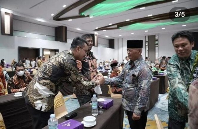 
 Bupati Enrekang, Muslimin Bando dan Wakil Bupati, Asman menghadiri acara serah terima jabatan Kepala Perwakilan BPK RI Provinsi Sulawesi Selatan, di Hotel Claro Makassar, Rabu, (14/9/2022).
