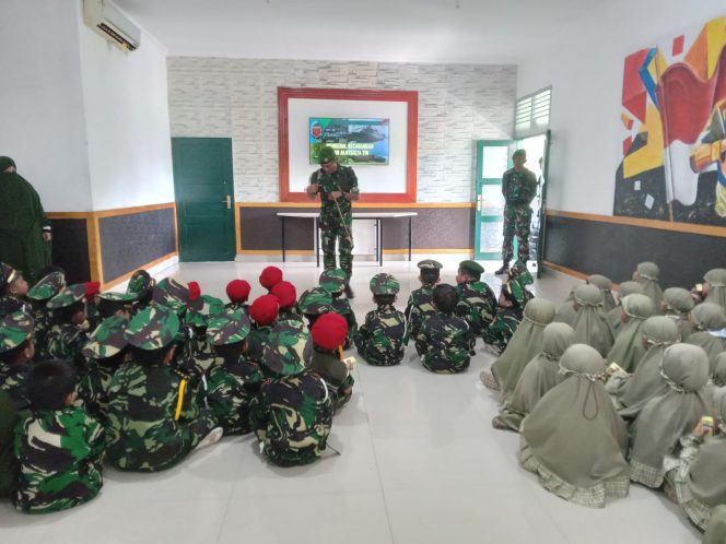 
 Dandim 1419 Kenalkan Langsung Profesi TNI ke Anak TK Islam Yaa Bunayya