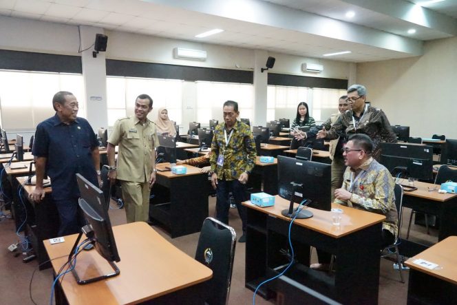 
 Ketua DPRD Sidrap, H Ruslan memantau proses assesment calon Sekda Sidrap di Makassar. Ia berharap, sekda yang terpilih, punya komunikasi yang baik dengan semua pihak.