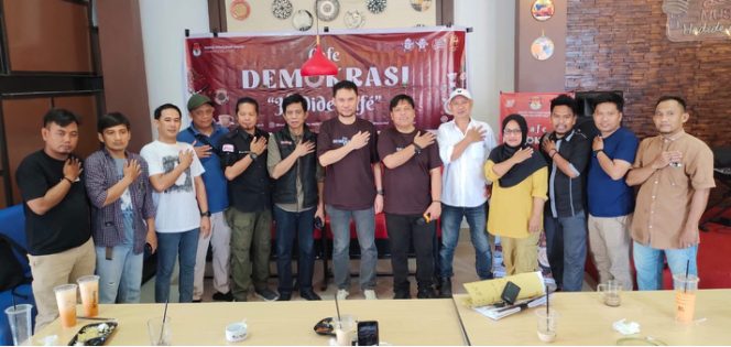 
 Jelang Masa Tenang, KPU Sidrap Gelar Dialog Publik bertajuk Kafé Demokrasi