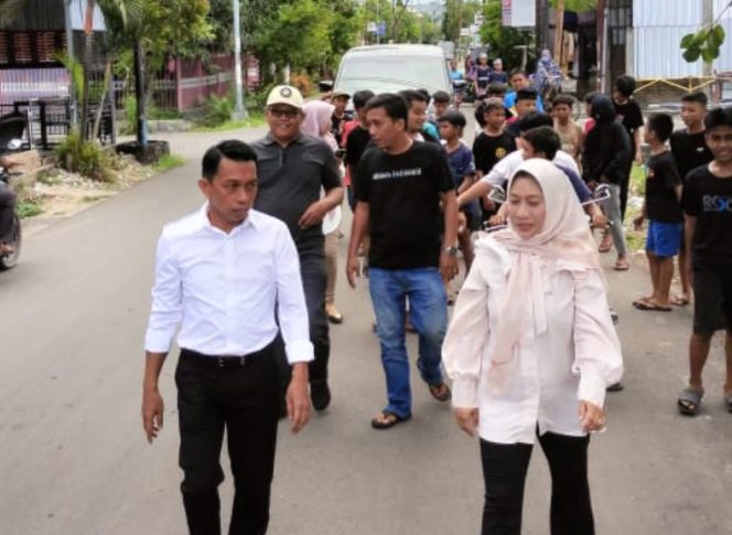 
 Sambut Kemenangan di Sidrap, Syaharuddin Alrif Dampingi Istri ke Tempat Pemungutan Suara