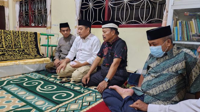 
 Sudirman Bungi Melayat ke Rumah Duka Almarhum AG KH Jafar Sanusi