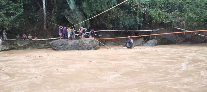 
 Begini Cara Warga Desa Tana Toro Evakuasi Mandiri Pasca Banjir