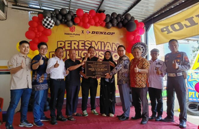 
 Toko Hakim Putra Motor Resmikan Dunlop Shop di Sidrap: Syaharuddin Alrif Apresiasi Dukungan untuk Pengusaha Lokal