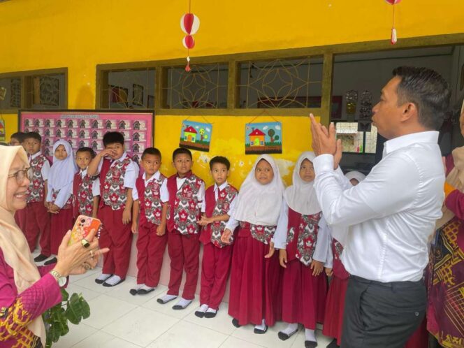 
 Bupati Terpilih Sidrap Tinjau Sekolah, Janjikan Pendidikan Lebih Baik