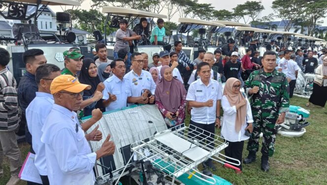 
 Pemkab Sidrap Salurkan 130 Unit Alsintan Tahap III untuk Dukung Swasembada Pangan