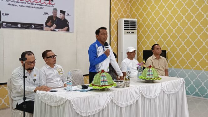 
 Bupati Sidrap Hadiri Pelatihan Jurnalistik: Ajak Wartawan Majukan Daerah Lewat Genggaman Tulisan