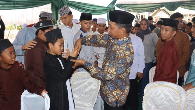 
 Kukuhkan Nilai Religius, Bupati Sidrap Apresiasi Gerakan Infaq Beras di Rappang