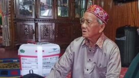 Calon Jamaah Haji (JCH) tertua Sulawesi Selatan, Sulaeman Rotte Bagulu saat berada di rumahnya di Bacukiki, Kabupaten Pinrang bersiap berangkat haji, Kamis (1/5/2025). Sulaeman berangkat haji di usia 1 abad lebih.  