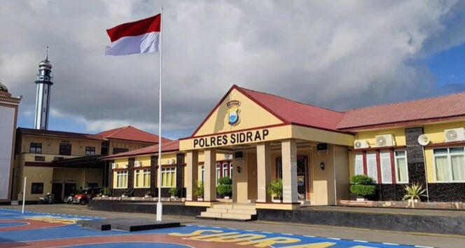 
 Idul Adha 2025, Polres Sidrap Tebar Kepedulian Lewat 9 Ekor Sapi Kurban
