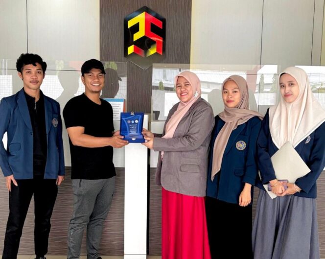 
 Tiga Mahasiswa UMS Rappang Rampungkan Magang di CV. Rahma 35, Perkuat Keterampilan Agribisnis