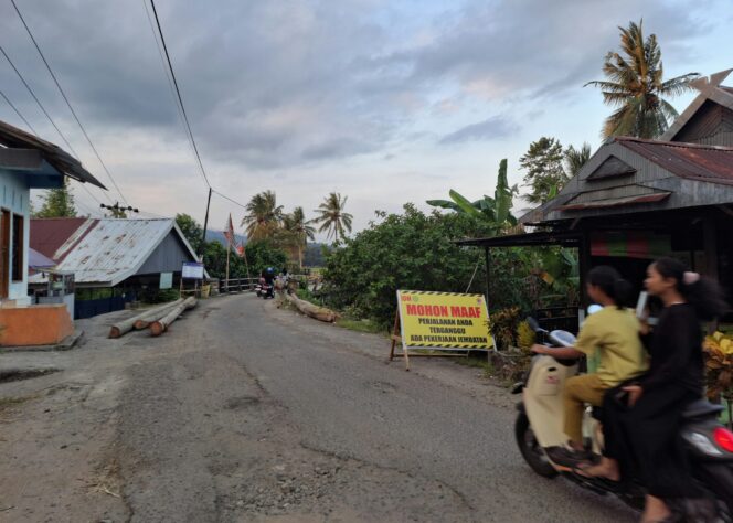 
 Warga Kelurahan Kassa Keluhkan Kualitas Material dan Tenaga Kerja Proyek Jembatan