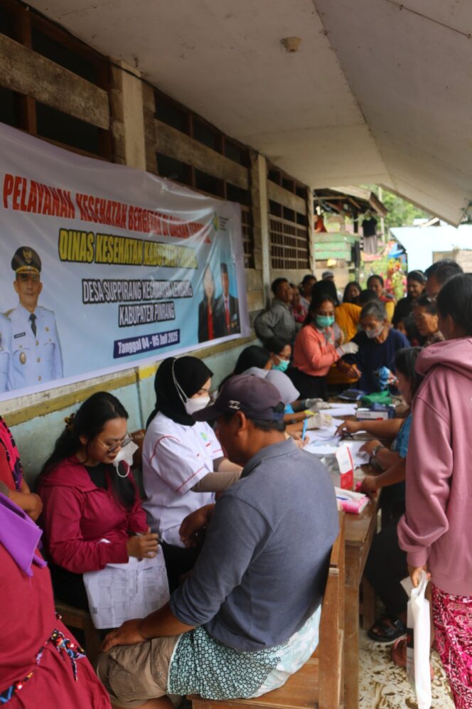 
 Dinkes Pinrang Gelar Pelayanan Kesehatan Bergerak di Desa Suppirang