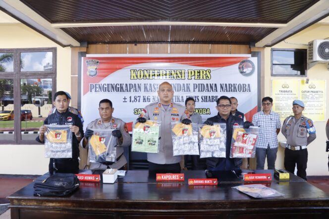 
 Polres Pinrang Gagalkan Peredaran 1,87 Kilogram Sabu, Tersangka Diduga Terlibat Jaringan Internasional