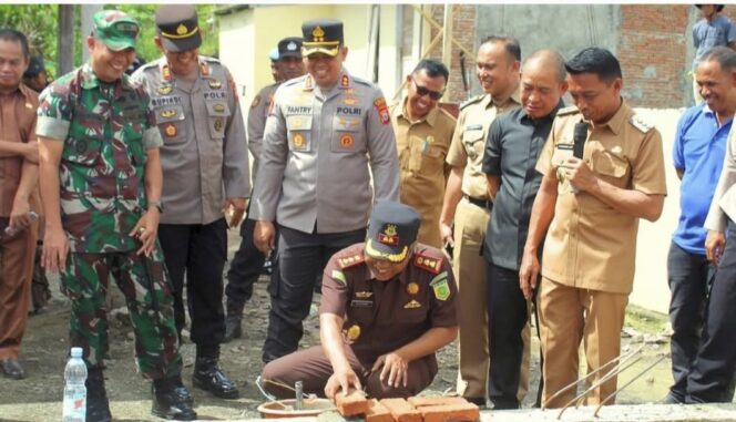 
 Bersama Bupati dan Kapolres, Kajari Sidrap Luncurkan Dapur MBG di Pitu Riase