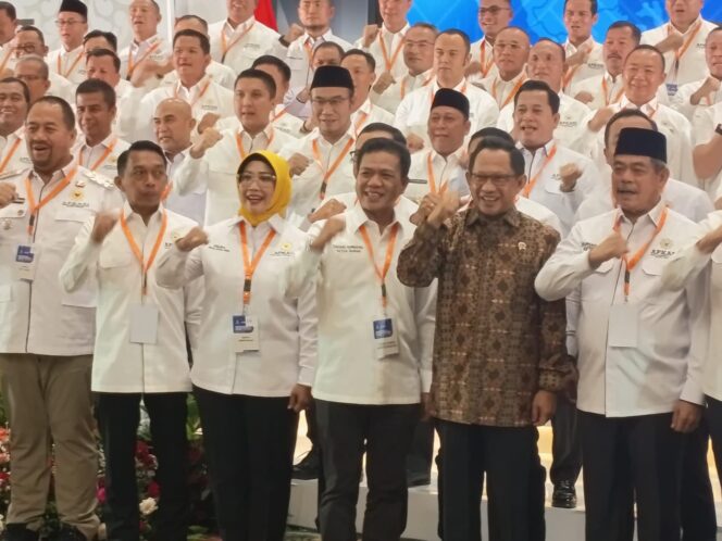 
 Mendagri Lantik Bupati Sidrap Jadi Wakil Ketua Umum Apkasi 2025–2030