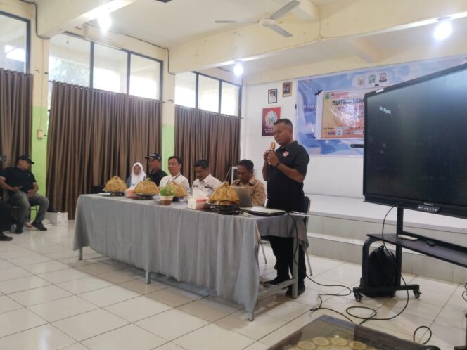 
 Ketua FPII Setwil Sulsel Buka Pelatihan Jurnalis di SMA Neg 11 Pinrang