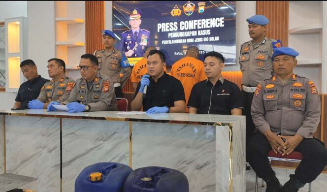 
 Polres Sidrap Bongkar Penyelewengan BBM Bersubsidi, Dua Tersangka Diamankan