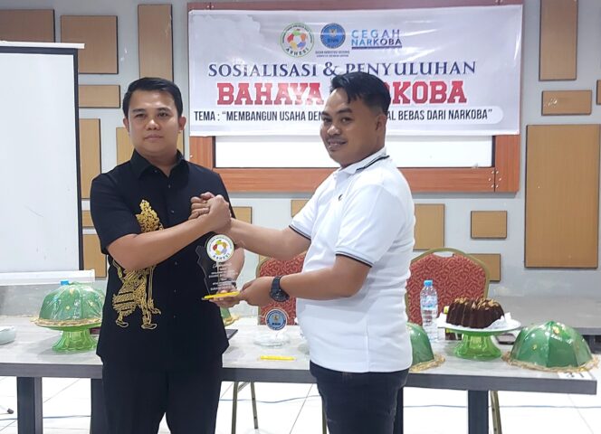 
 Gandeng Pengusaha, BNNK Sidrap Sosialisasi Bahaya Narkoba
