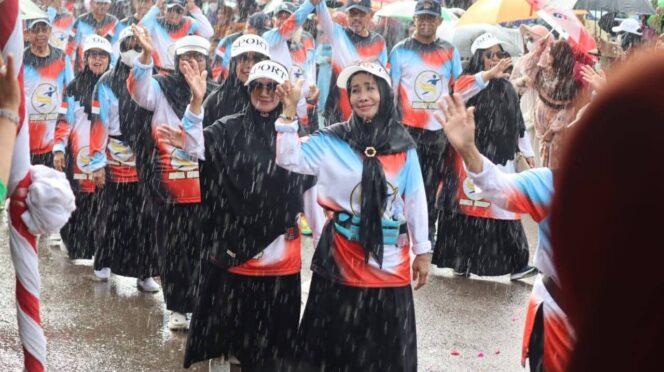 
 Bupati Sidrap Lepas Karnaval HUT RI ke-80 di Panca Rijang