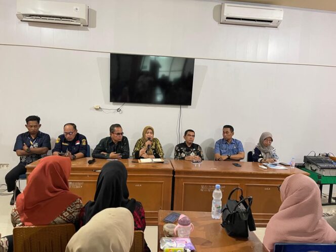 
 Wabup Sidrap Pimpin Rapat Pendidikan, Tekankan Pemerataan Guru