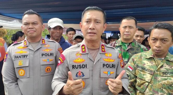 
 Dirintis Bupati, Jalan Desa Lombok ke Dengeng-dengeng Diresmikan Kapolda