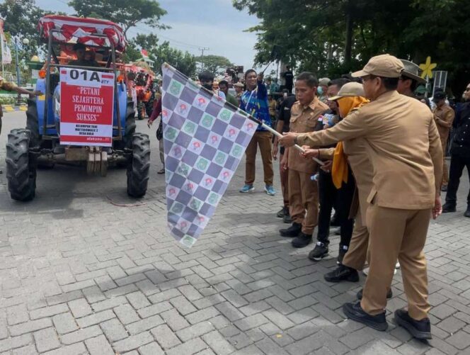 
 Karnaval Alsintan Meriahkan HUT ke-80 RI di Sidrap