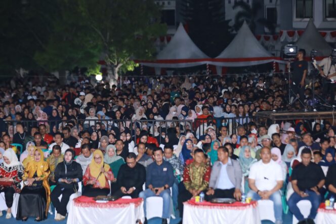 
 Tutup Rangkain HUT Ri ke-80, Pemda Pinrang Gelar Syukuran Resepsi Kenegaraan di Halaman Kantor Bupati Pinrang