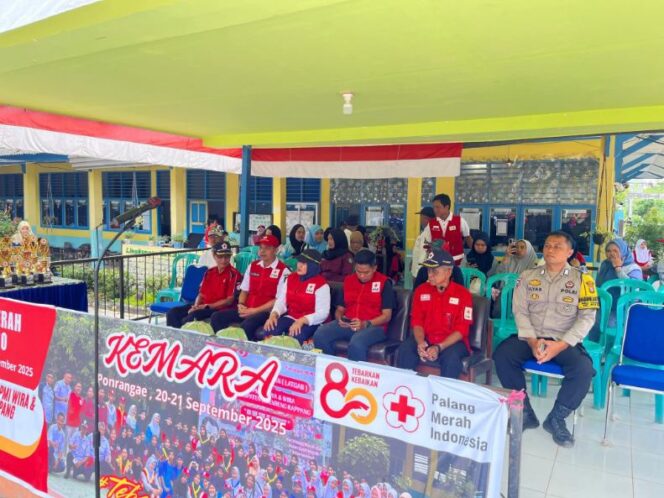 
 Wabup Sidrap Buka Kemah Relawan Remaja PMR di SMPN 7