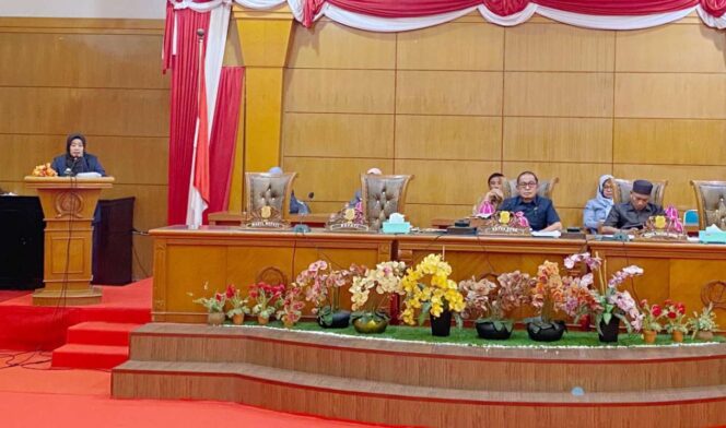 
 Dipimpin Ketua DPRD, Pemkab Sidrap Jawab Pandangan Umum Fraksi