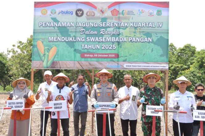 
 Polres Sidrap Gelar Penanaman Jagung dan Gerakan Pangan Murah di Corawali