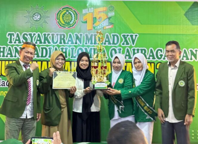 
 Milad ke-16 ITKES Sidrap: Jalan Sehat, Lomba Gernas, dan Masa Depan Tenaga Kesehatan