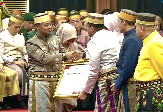 
 Sidrap Raih Penghargaan Pertumbuhan PDRB Terbaik se-Sulawesi Selatan