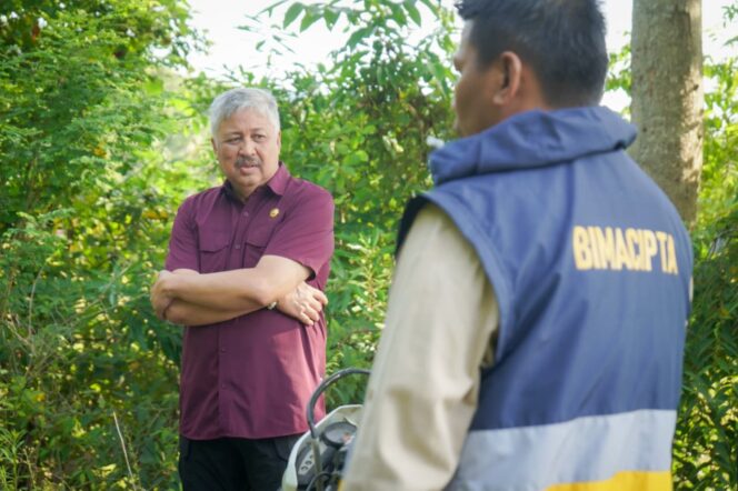 
 Melalui Dinas Bimacipta, Pemkab Pinrang Siapkan Jalur Alternatif untuk Atasi Kerusakan Jalan di Batulappa