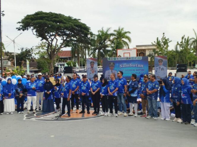 
 Ribuan Tenaga Kesehatan Meriahkan Hari Kesehatan Nasional ke-61 di Sidrap