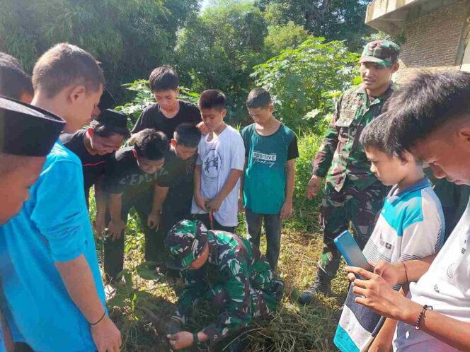 
 Koramil 1420-03/Maritengngae dan Santri Ponpes As Salman Tanam Pohon Hijaukan Lingkungan