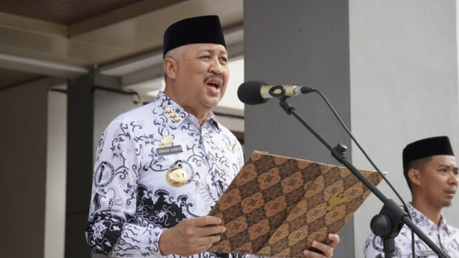 
 Pemkab Pinrang Gelar Upacara HUT KORPRI, HUT PGRI, dan Hari Guru Nasional