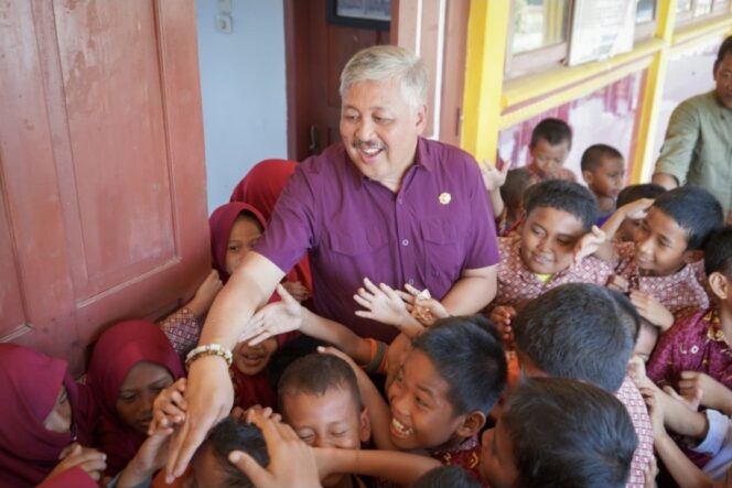 
 Bupati Pinrang Sidak SDN 173 Tiroang, Tegaskan Disiplin Guru dan Kualitas Pembelajaran